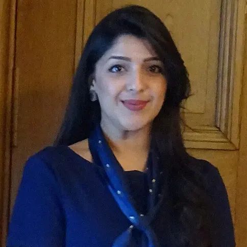 Dr Faiza Qureshi, orthodontic dentist in Enfield