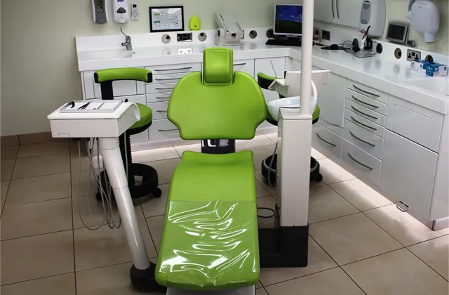 southgate quipped with modern facilities and technologies denttal clinic